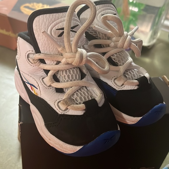 Reebok - Picture 2 of 7